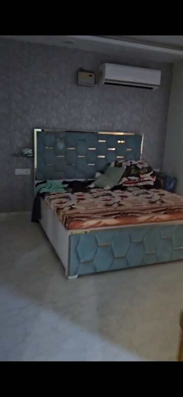 Bedroom in 4 BHK Builder Floor at Sector 21c – for Sale