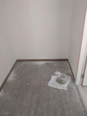 Room in 3 BHK Apartment at Pioneer Park Phase 1, Sector 61 – for Sale