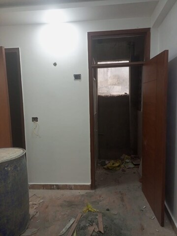 Room in 3 BHK Builder Floor at Sector 104 – for Sale