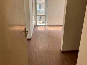 Room in 3 BHK Apartment at Pioneer Park Phase 1, Sector 61 – for Sale