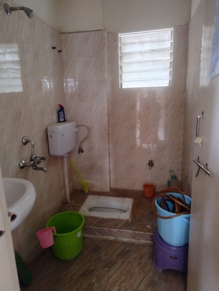 Bathroom, ramayan-indraprasth-heights 2 Bedroom 809 Sq.Ft. Apartment In Katara Hills Bhopal 7479026