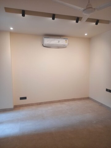 Room in 4 BHK Builder Floor at DLF Pink Town House, Dlf City Phase 3 – for Sale