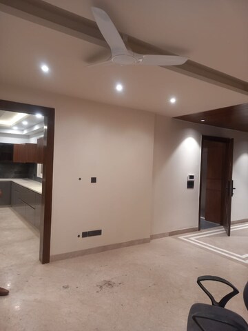 Room in 4 BHK Builder Floor at DLF Pink Town House, Dlf City Phase 3 – for Sale
