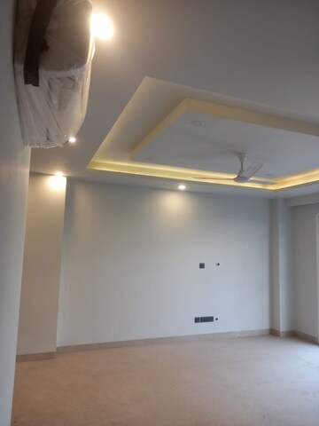 Room in 4 BHK Builder Floor at DLF Pink Town House, Dlf City Phase 3 – for Sale