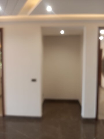 Room in 4 BHK Builder Floor at DLF Pink Town House, Dlf City Phase 3 – for Sale
