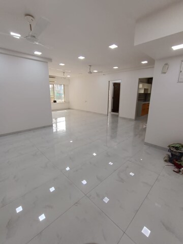 Room in 6 BHK Apartment at The Park Residency Andheri, Andheri West – for Sale