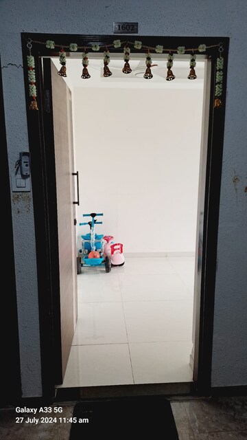 Bathroom in 2 BHK Apartment at Je And Vee Om Trimurti, Malad East – for Sale