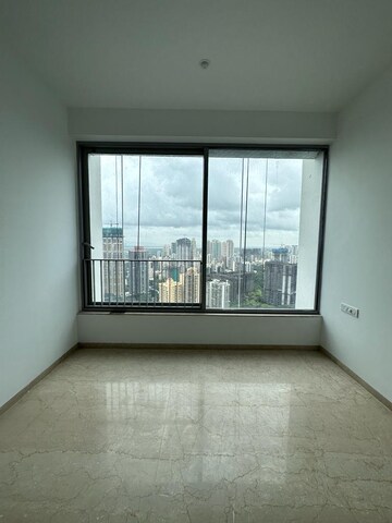 Room in 3 BHK Apartment at Oberoi Enigma, Mulund West – for Sale