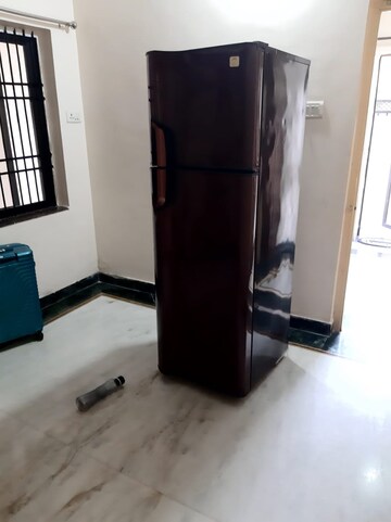 Room in 2 BHK Apartment at Avanti Vihar – for Rent