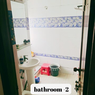 Attached Bathroom in 3.5 BHK Apartment at Mayur Vihar Phase 1 – for Sale