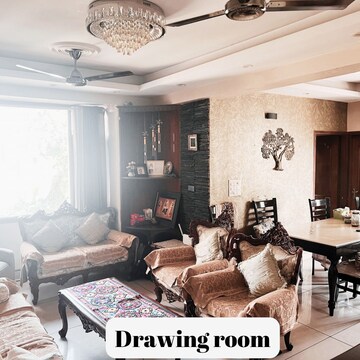 Living Room in 3.5 BHK Apartment at Mayur Vihar Phase 1 – for Sale