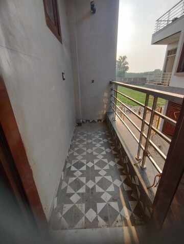 Balcony in 1 BHK Builder Floor at Mohan Garden – for Sale