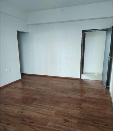 Room in 4 BHK Apartment at Ambika Florence Park, North Mullanpur – for Sale