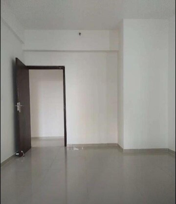 Room in 4 BHK Apartment at Ambika Florence Park, North Mullanpur – for Sale