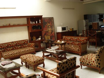 Living Room in 3.5 BHK Independent House at Habitat 44, Sector 44 – for Rent