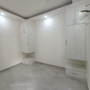 Room in 3 BHK Builder Floor at Skynet Towers, Lohgarh – for Sale