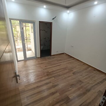 Room in 3 BHK Builder Floor at Skynet Towers, Lohgarh – for Sale
