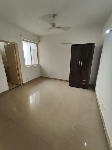 Room in 3 BHK Apartment at Puri Pratham, Sector 84 – for Sale