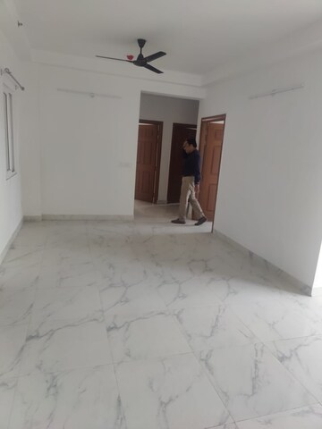 Room in 4 BHK Penthouse at Amrapali Zodiac, Sector 120 – for Sale