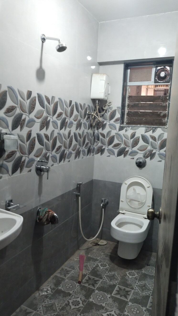 Bathroom, the-central 1 Bedroom 450 Sq.Ft. Apartment In Chembur Mumbai 7482551