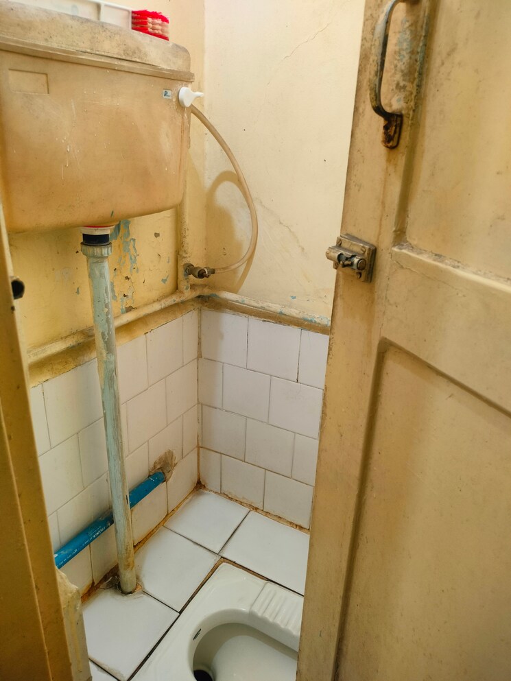 Bathroom, ram-society 1 Bedroom 650 Sq.Ft. Apartment In Yerawada Pune 7482555