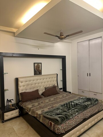 Bedroom in 4 BHK Builder Floor at Sector 21b – for Sale