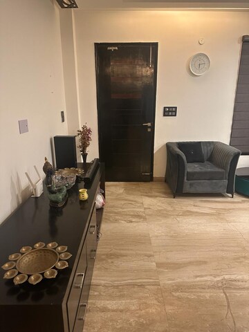 Parking in 4 BHK Builder Floor at Sector 21b – for Sale