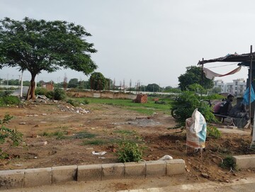 Master Bedroom in 4 BHK Builder Floor at Sector 77 – for Sale