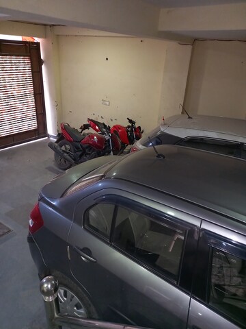 Parking in 2.5 BHK Builder Floor at Devli – for Sale