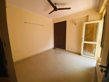 Room in 2 BHK Apartment at Supertech Ecociti, Sector 137 – for Sale
