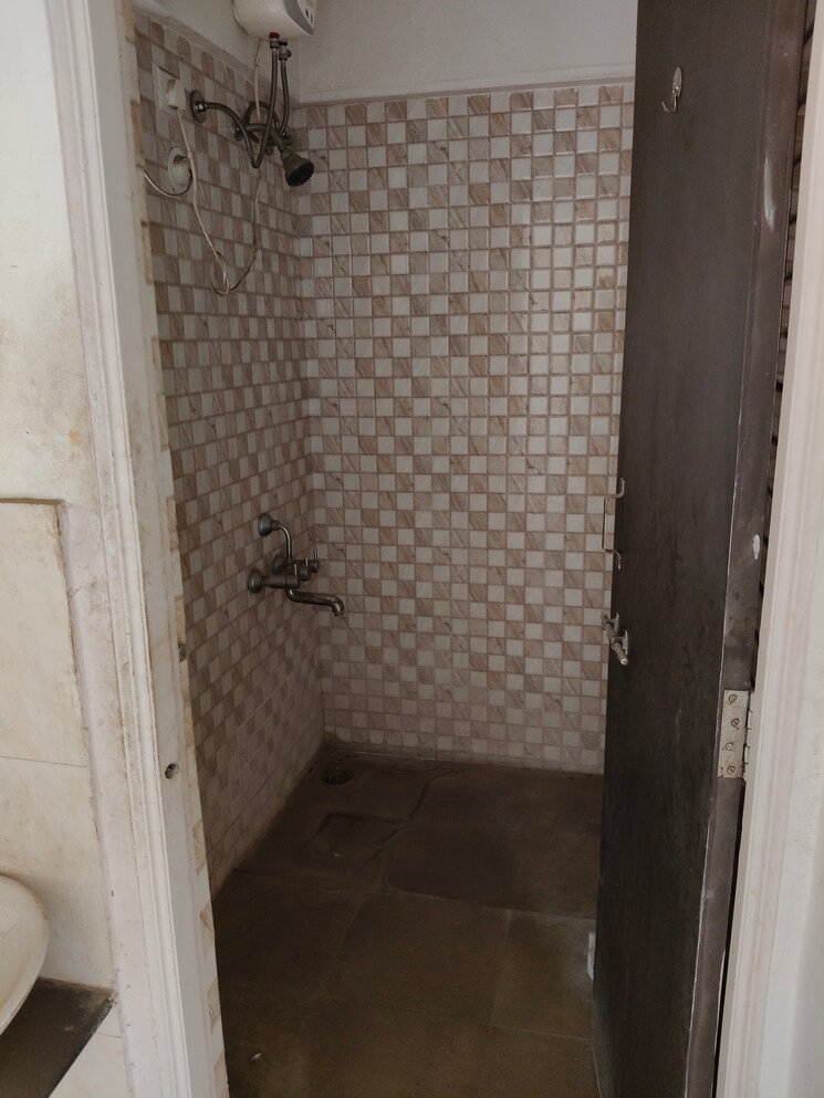Bathroom, goel-sai-ganga 1 Bedroom 625 Sq.Ft. Apartment In Undri Pune 7484229