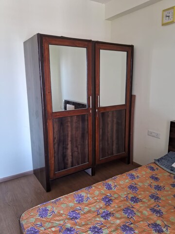 Room in 2 BHK Apartment at Amanora Adreno Towers, Hadapsar – for Sale