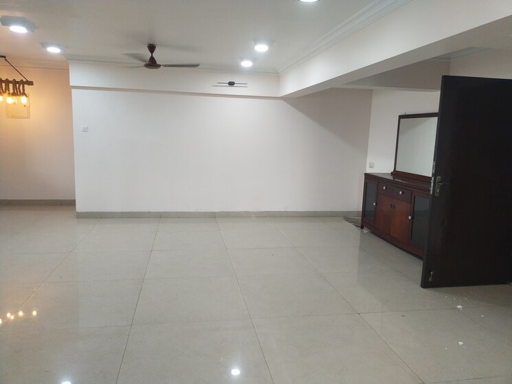 Room, lake-home 4 Bedroom 2365 Sq.Ft. Apartment In Powai Mumbai 7484836