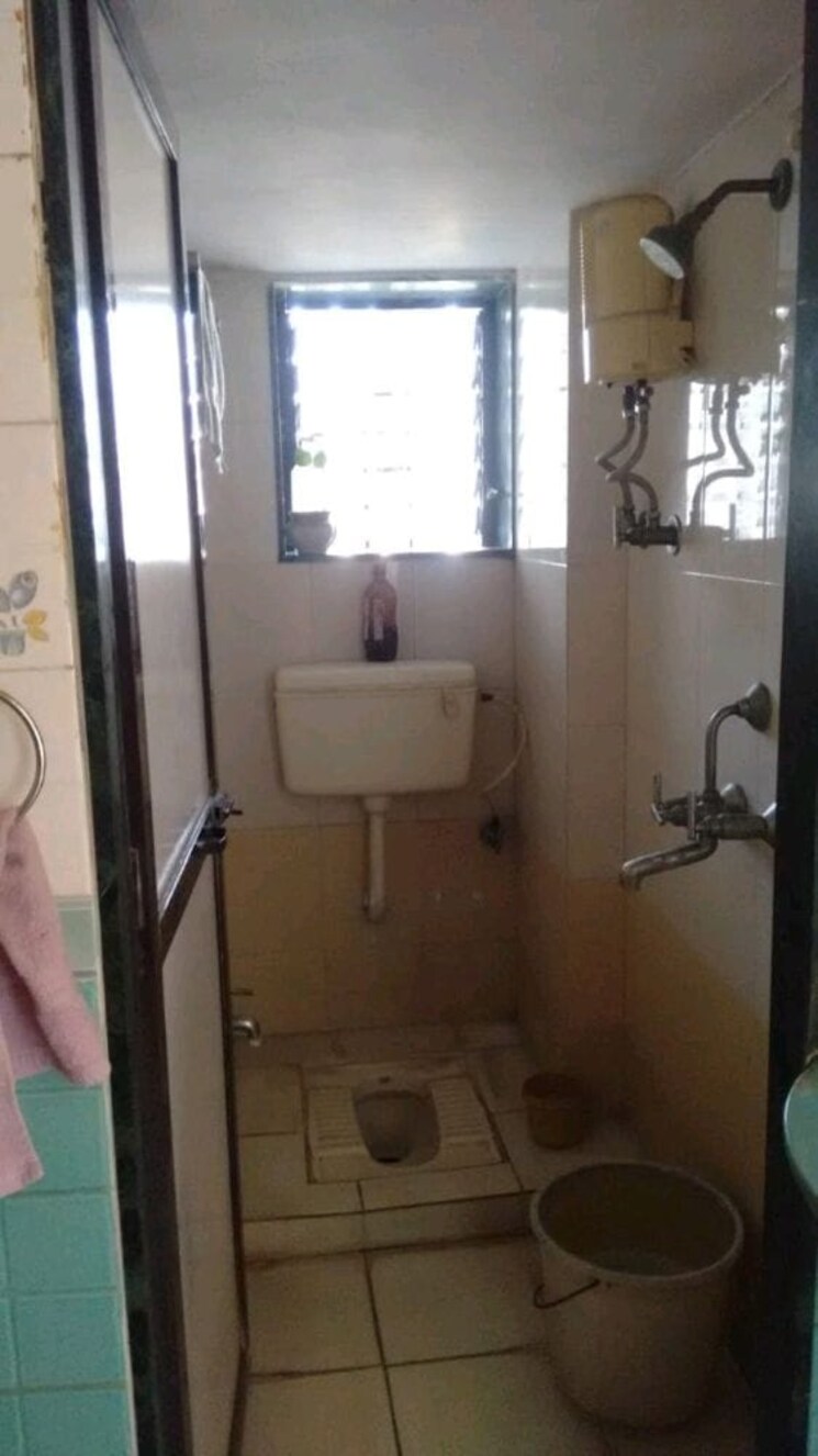 Bathroom, sainath-park-chs-ltd 1 Bedroom 550 Sq.Ft. Apartment In Mulund East Mumbai 7485044