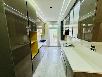 Building Lobby in 4 BHK Builder Floor at Emaar Emerald Floors, Sector 65 – for Sale