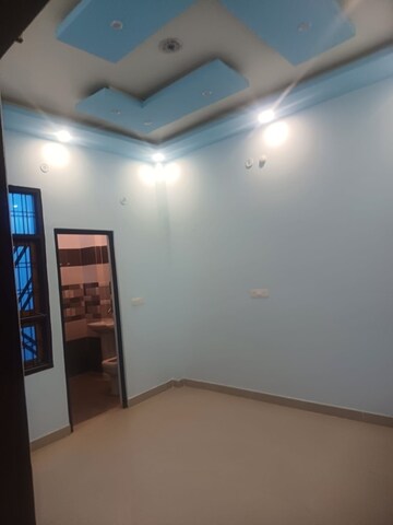Room in 2 BHK Independent House at Jankipuram – for Sale