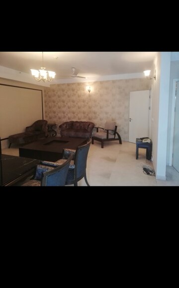 Bedroom in 4 BHK Apartment at DLF Park Place, Sector 54 – for Sale