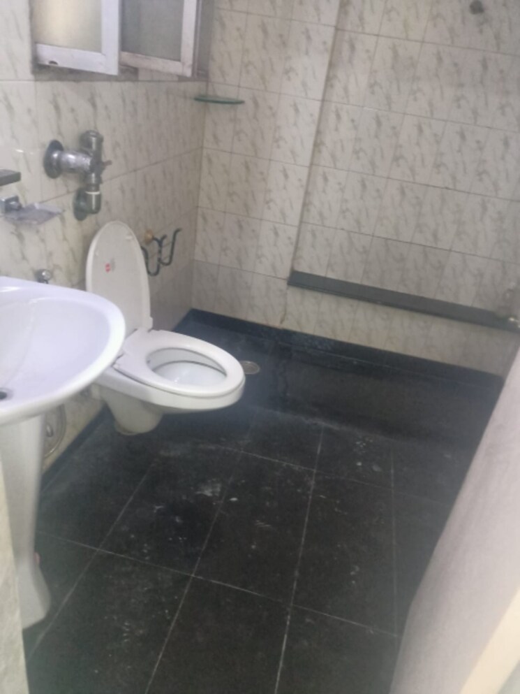 Bathroom, aalap-chs-hindu-colony 2 Bedroom 1000 Sq.Ft. Apartment In Dadar East Mumbai 7486135