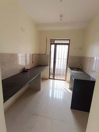 2 BHK Apartment For Resale in Kalpataru Paramount B Kapur Bawdi Thane  7486306