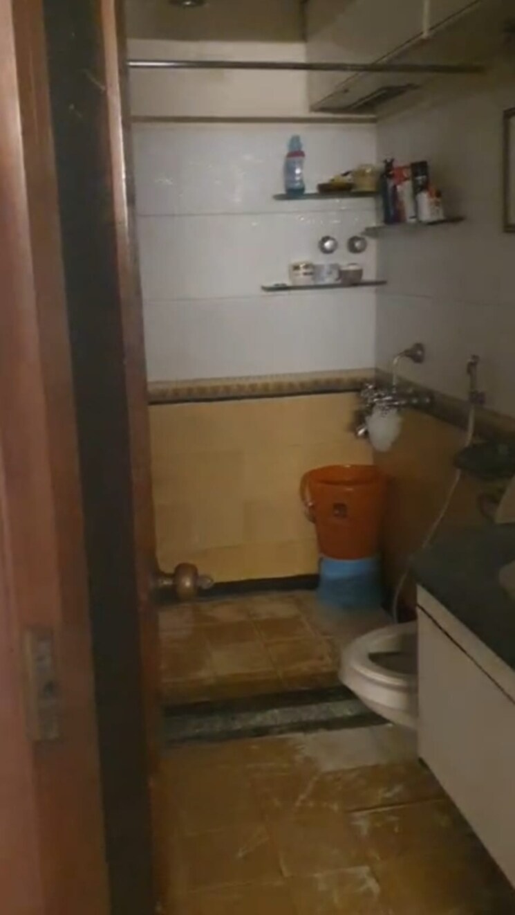 Bathroom, pushpa-vihar-chs 1 Bedroom 450 Sq.Ft. Apartment In Colaba Mumbai 7487033