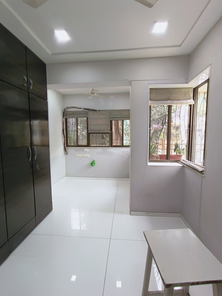 undefined, owners-court 1 Bedroom 550 Sq.Ft. Apartment In Apollo Bunder Mumbai 7487043