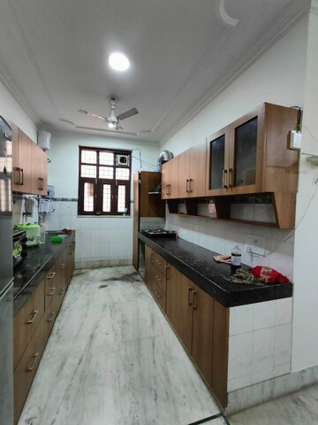 Kitchen in 4 BHK Apartment at Unitech Heritage City, Sector 25 – for Sale