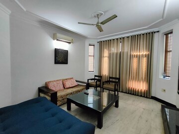 Living Room in 3 BHK Apartment at Unitech Heritage City, Sector 25 – for Sale