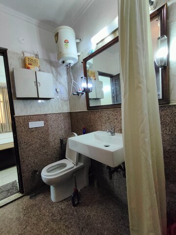 Bathroom in 3 BHK Apartment at Unitech Heritage City, Sector 25 – for Sale