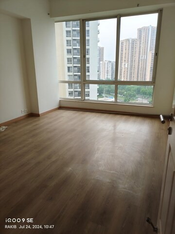 Room in 3 BHK Apartment at Tata Primanti-Tower Residences, Sector 72 – for Sale