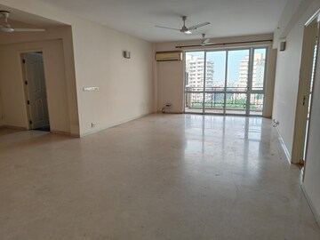 Room in 3 BHK Apartment at Unitech Fresco, Sector 50 – for Sale