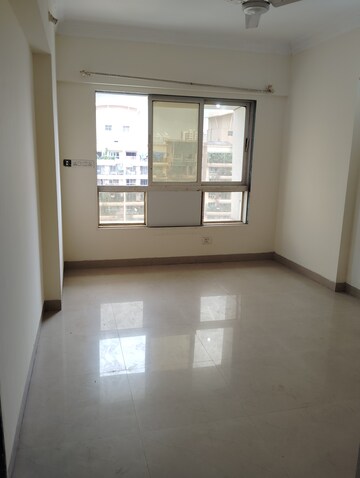 Room in 2.5 BHK Apartment at Nahar Camellia Apartment, Chandivali – for Sale