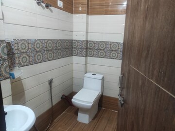 Bathroom in 1 BHK Builder Floor at Vasundhara Sector 1 – for Sale
