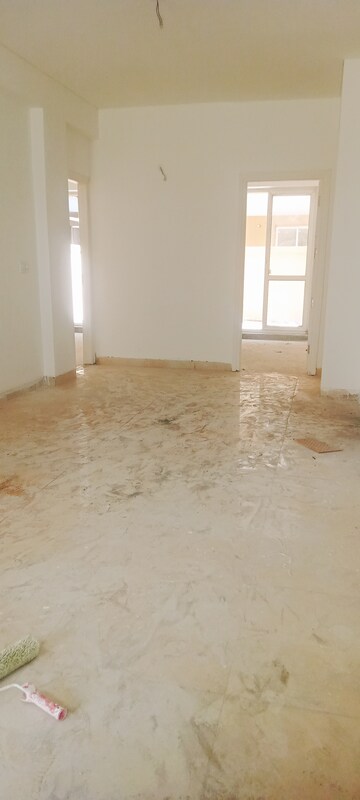 Room in 3.5 BHK Builder Floor at Sector 81 – for Sale