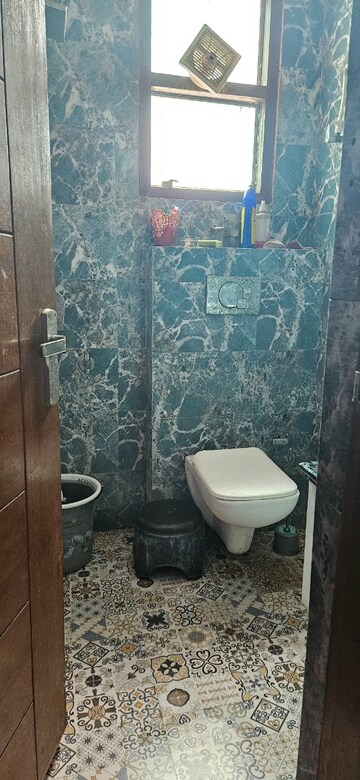 Bathroom in 3 BHK Builder Floor at Spring Field, Sector 31 – for Sale